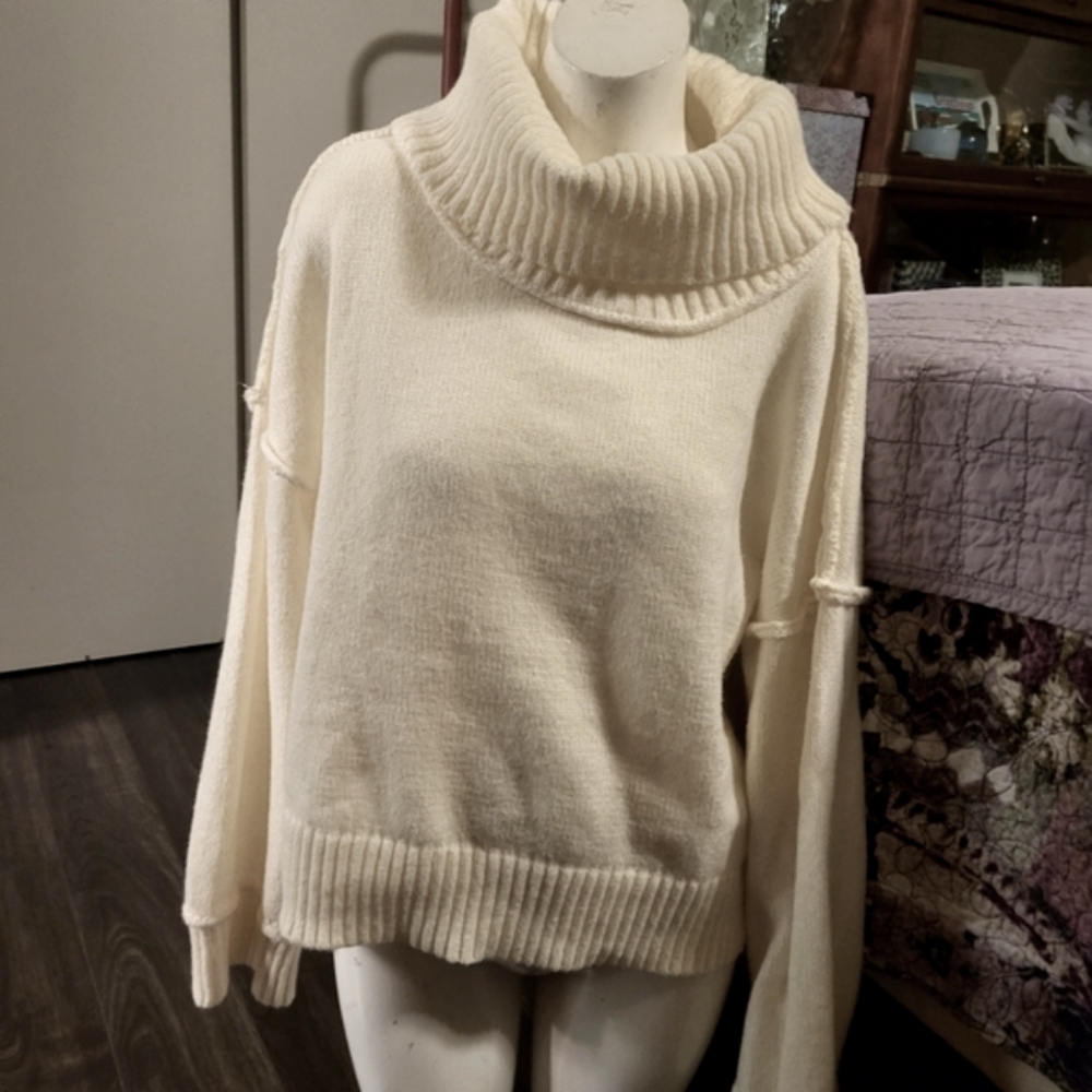 Large sweater Ivory Color